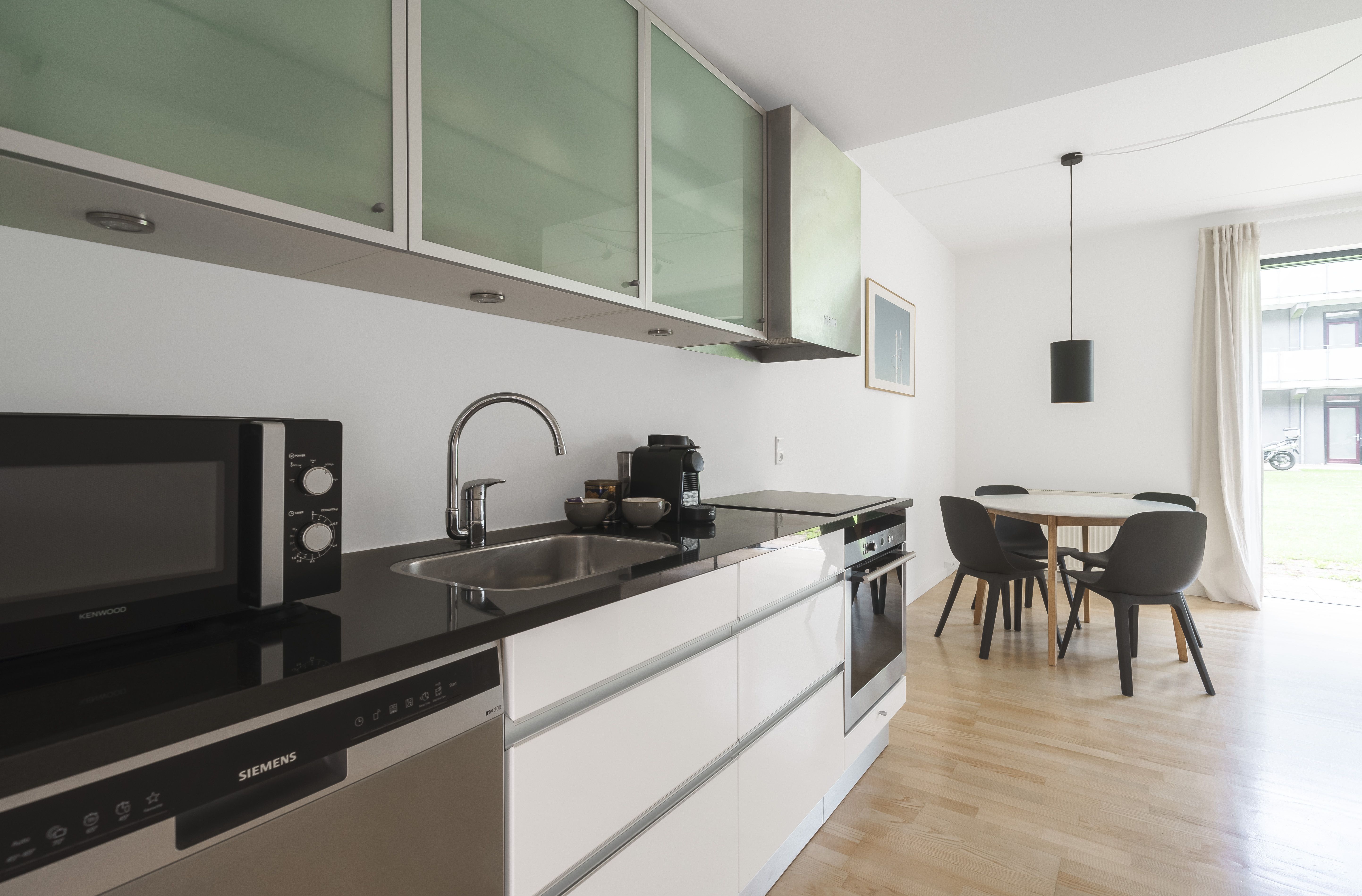 A modern kitchen in a Movinn apartment